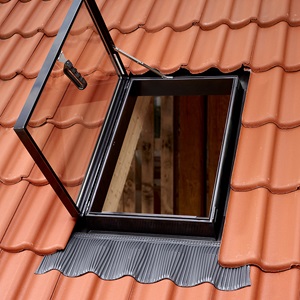 Окно-люк VELUX для холодных чердаков - для выхода на крышу GVT 0059