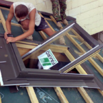 Установка мансардного окна